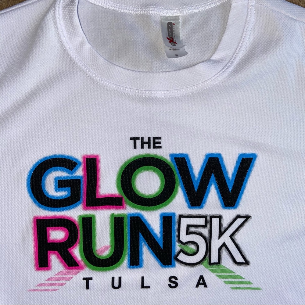NWOT - UNISEX Tulsa Glow Run 5K T-Shirt - Picture 3 of 8